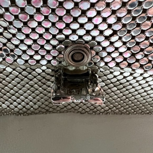 Vintage Whiting & Davis Silver Mesh Clutch with Rhinestone Clasp - Picture 7 of 11